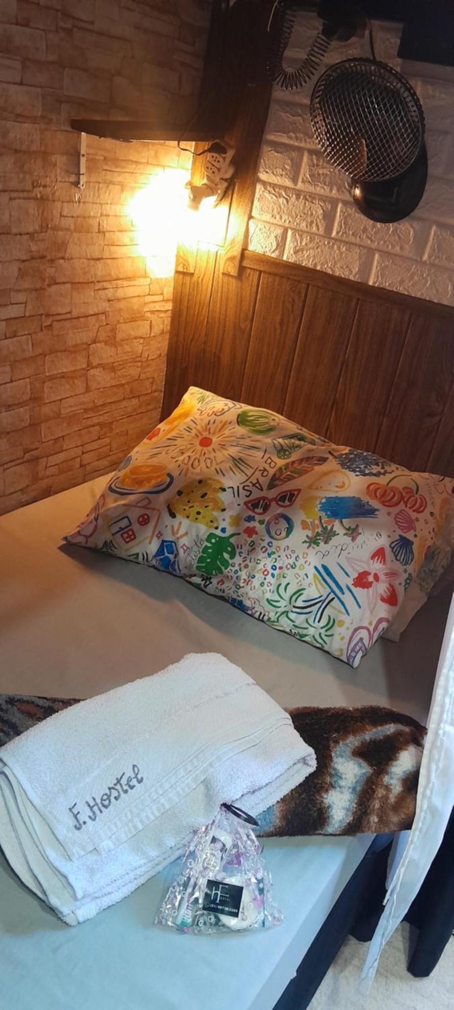 Hostel Em Itaipuacu Proximo A Praia E Terminal Da Rua 01 Maricá Habitación foto